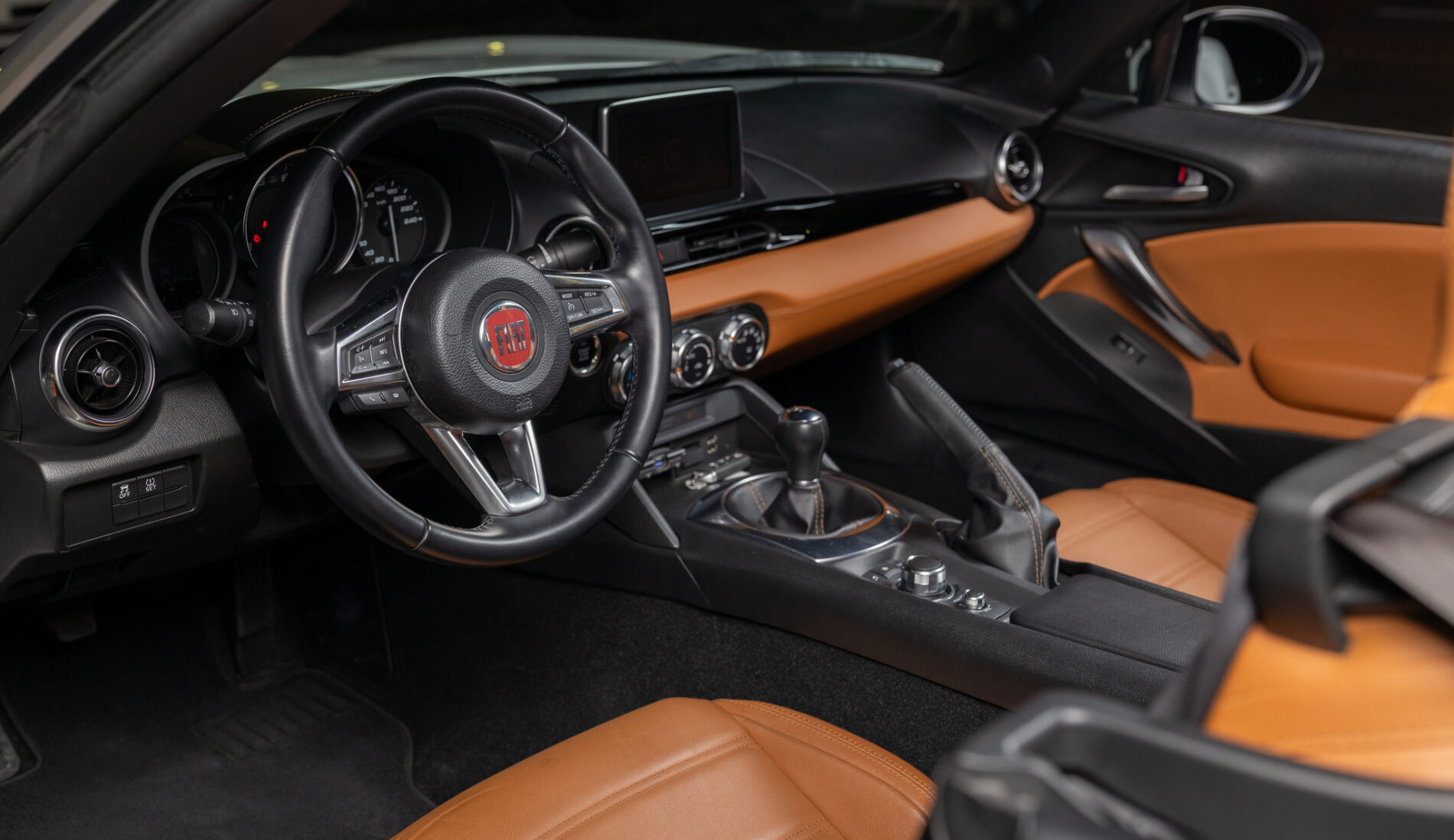 124 Spider Lusso | 畑野自動車